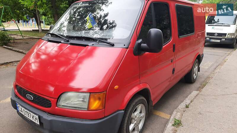 Микроавтобус Ford Transit 2000 в 