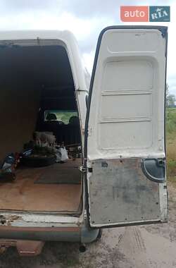 Грузовой фургон Ford Transit 1999 в 