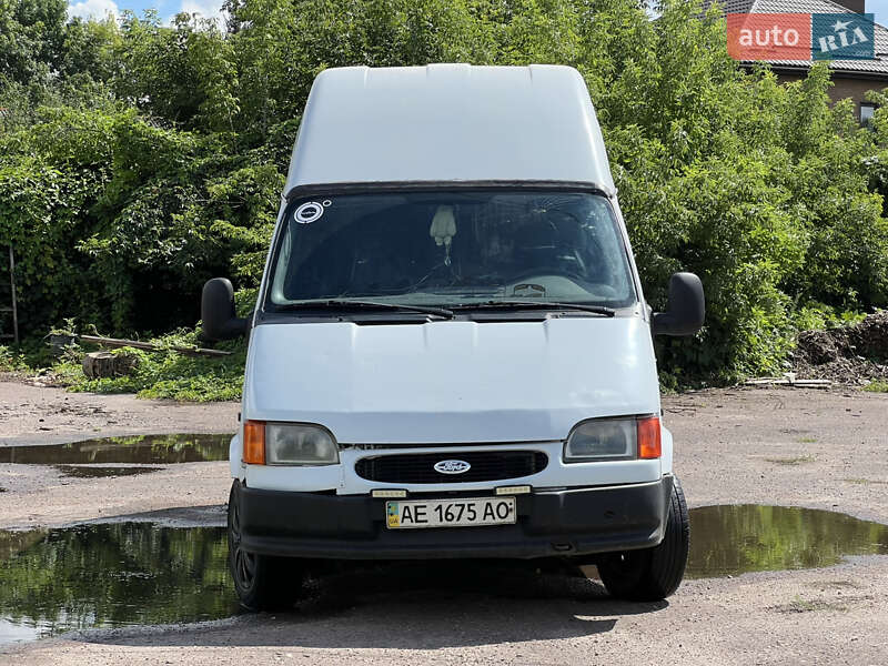 Вантажний фургон Ford Transit 1998 в 