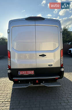 Грузовой фургон Ford Transit 2022 в 