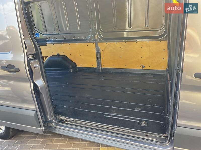 Грузовой фургон Ford Transit 2015 в Маневичах