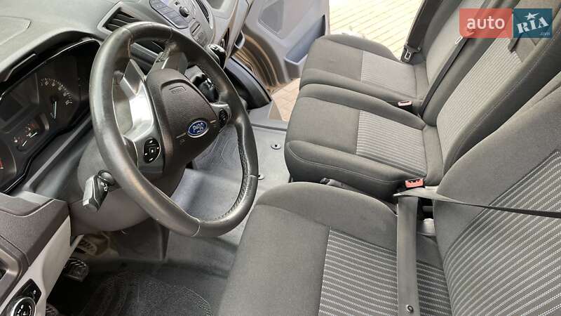 Грузовой фургон Ford Transit 2015 в Маневичах