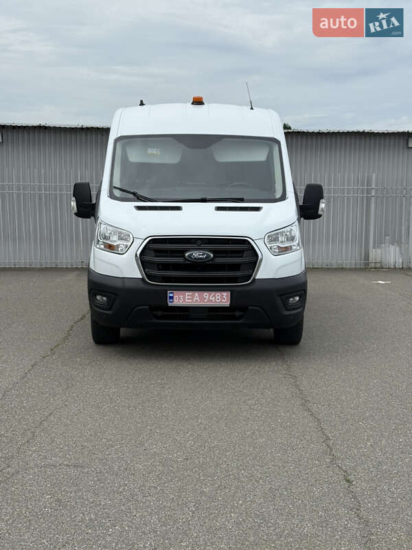 Грузовой фургон Ford Transit 2020 в 