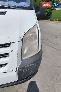 Грузовой фургон Ford Transit 2011 в 