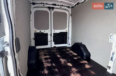Грузовой фургон Ford Transit 2021 в 