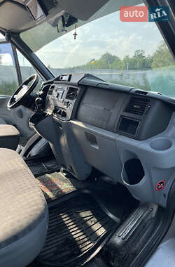Грузовой фургон Ford Transit 2011 в 