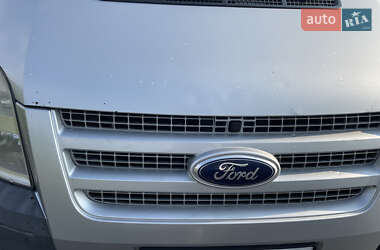 Грузовой фургон Ford Transit 2011 в 
