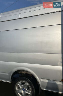 Грузовой фургон Ford Transit 2011 в 