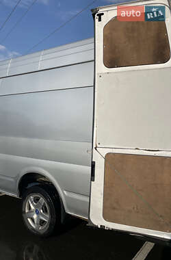 Грузовой фургон Ford Transit 2011 в 