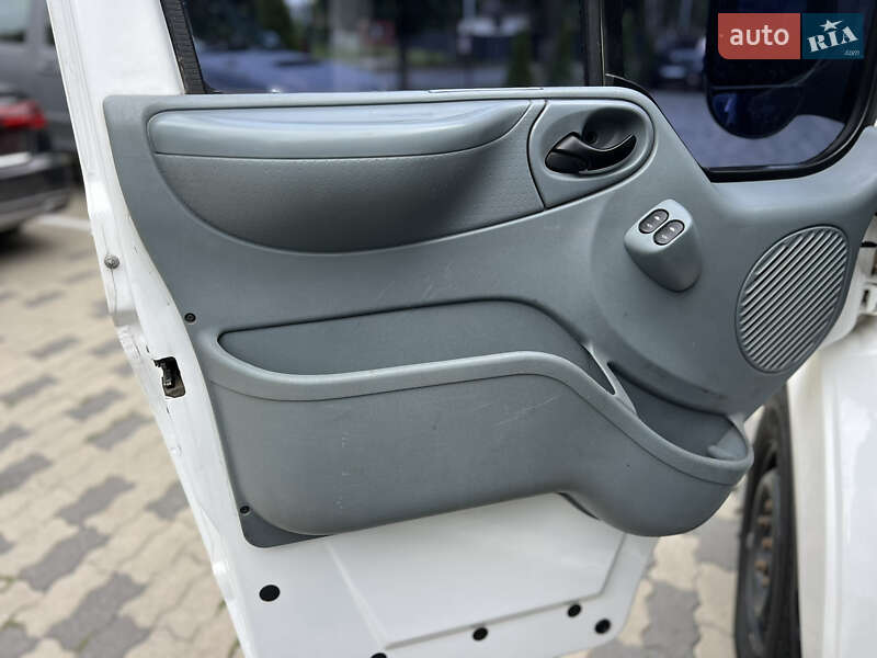 Микроавтобус Ford Transit 2008 в Черновцах