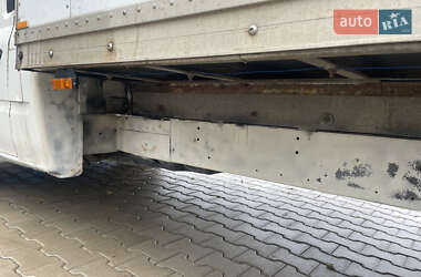 Грузовой фургон Ford Transit 2001 в 