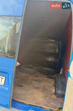 Грузовой фургон Ford Transit 2005 в 