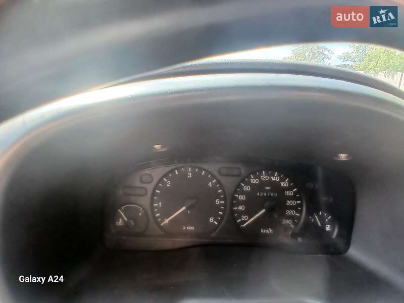 Грузовой фургон Ford Transit 2003 в Макарове