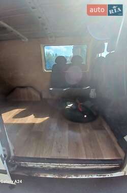 Грузовой фургон Ford Transit 2003 в 