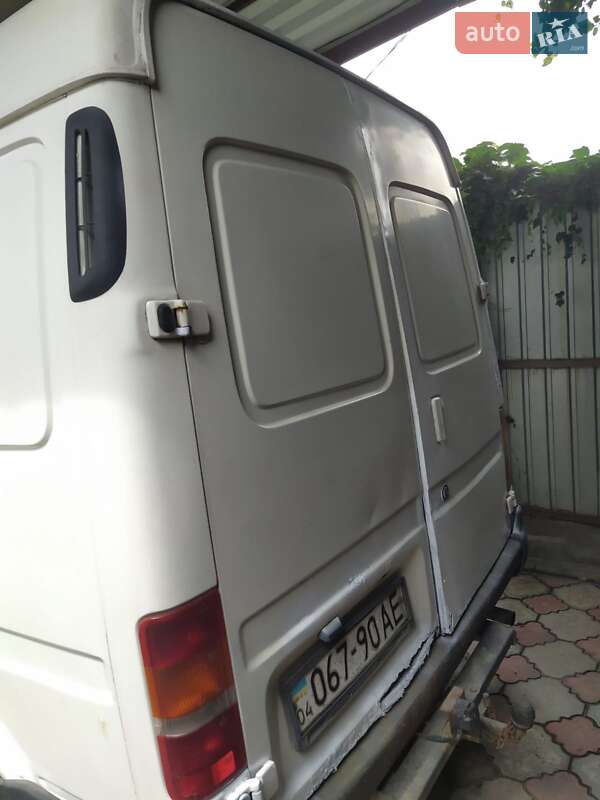Вантажний фургон Ford Transit 1999 в Кам'янському
