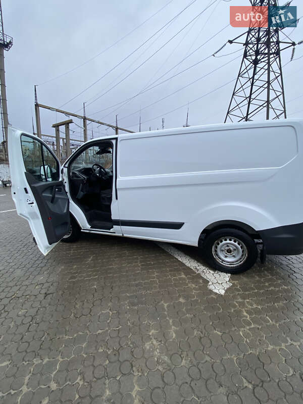 Вантажний фургон Ford Transit 2014 в Чернівцях