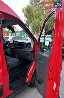 Грузовой фургон Ford Transit 2020 в 
