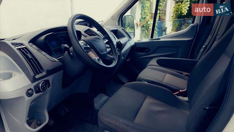 Вантажний фургон Ford Transit 2014 в Дніпрі