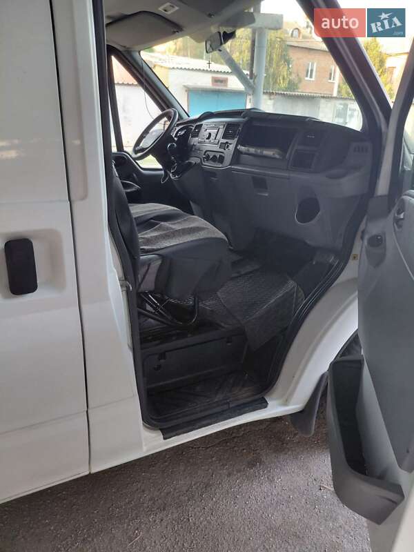 Вантажний фургон Ford Transit 2013 в Нікополі