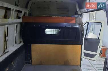 Грузовой фургон Ford Transit 2005 в 