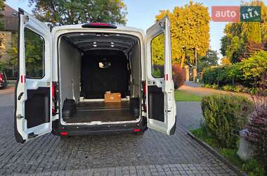 Грузовой фургон Ford Transit 2019 в 