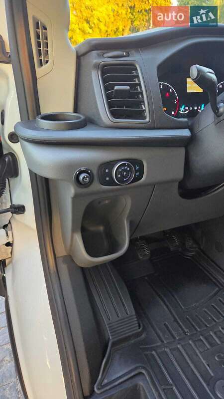 Вантажний фургон Ford Transit 2019 в Києві