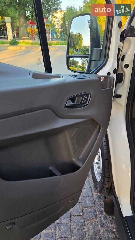 Вантажний фургон Ford Transit 2019 в Києві