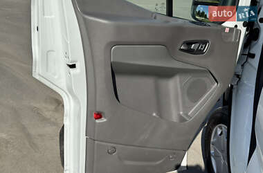 Грузовой фургон Ford Transit 2021 в 
