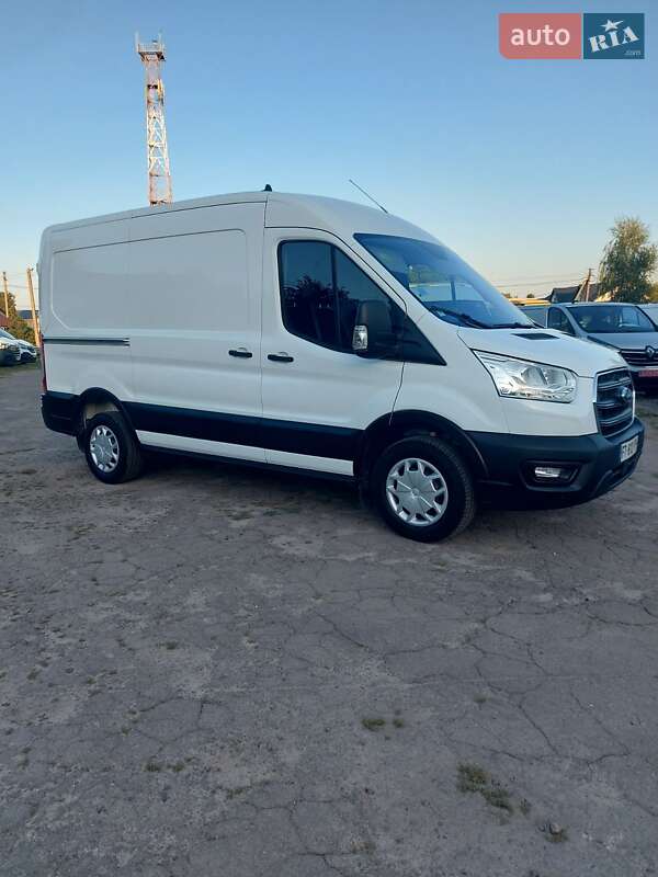 Грузовой фургон Ford Transit 2020 в 