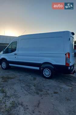 Грузовой фургон Ford Transit 2020 в 