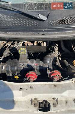 Грузопассажирский фургон Ford Transit 2001 в 