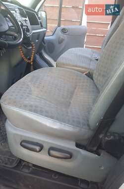 Грузовой фургон Ford Transit 2011 в 