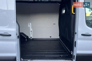 Грузовой фургон Ford Transit 2020 в 
