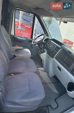 Грузовой фургон Ford Transit 2011 в Киеве