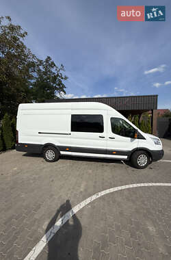 Вантажопасажирський фургон Ford Transit 2016 в Львові