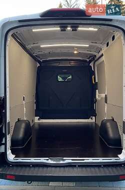 Грузовой фургон Ford Transit 2019 в 