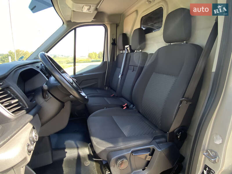 Грузовой фургон Ford Transit 2021 в Ирпене