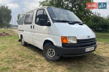Вантажопасажирський фургон Ford Transit 1988 в 