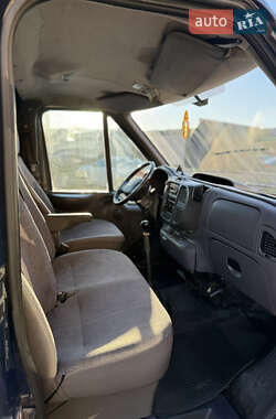 Вантажопасажирський фургон Ford Transit 2003 в 