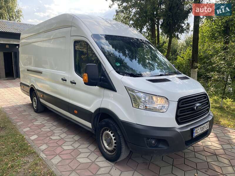 Вантажний фургон Ford Transit 2015 в Луцьку