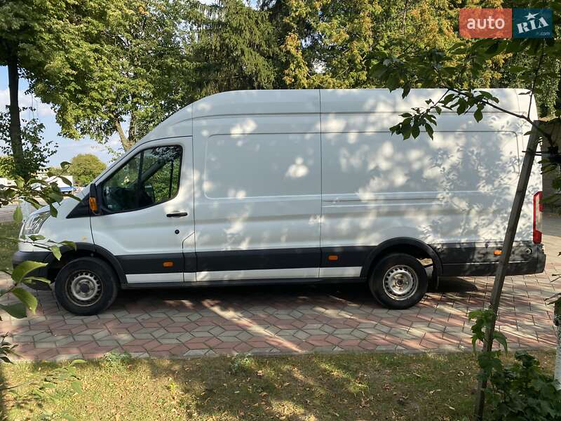 Вантажний фургон Ford Transit 2015 в Луцьку
