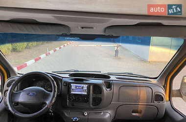 Вантажопасажирський фургон Ford Transit 2005 в 