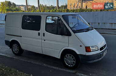 Грузопассажирский фургон Ford Transit 2000 в 