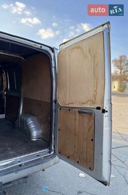Грузовой фургон Ford Transit 2003 в 