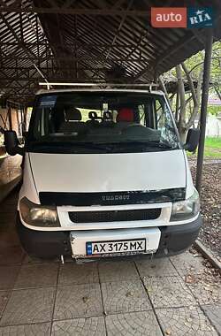 Грузопассажирский фургон Ford Transit 2001 в 