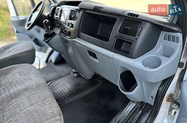 Вантажний фургон Ford Transit 2006 в 