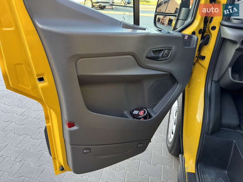 Грузовой фургон Ford Transit 2021 в Ирпене