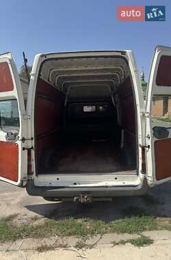 Грузовой фургон Ford Transit 2001 в 