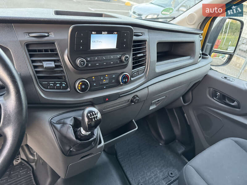 Грузовой фургон Ford Transit 2020 в Ирпене