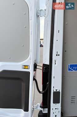 Грузовой фургон Ford Transit 2021 в 